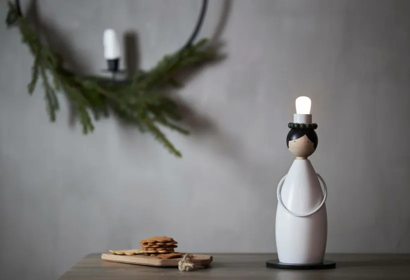 Jotex Jouluvalot^Kynttilänjalka Lucia Classic, Korkeus 26 Cm