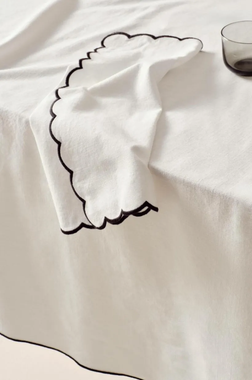 Jotex Pöytäliinat^VIVIAN Pöytäliina